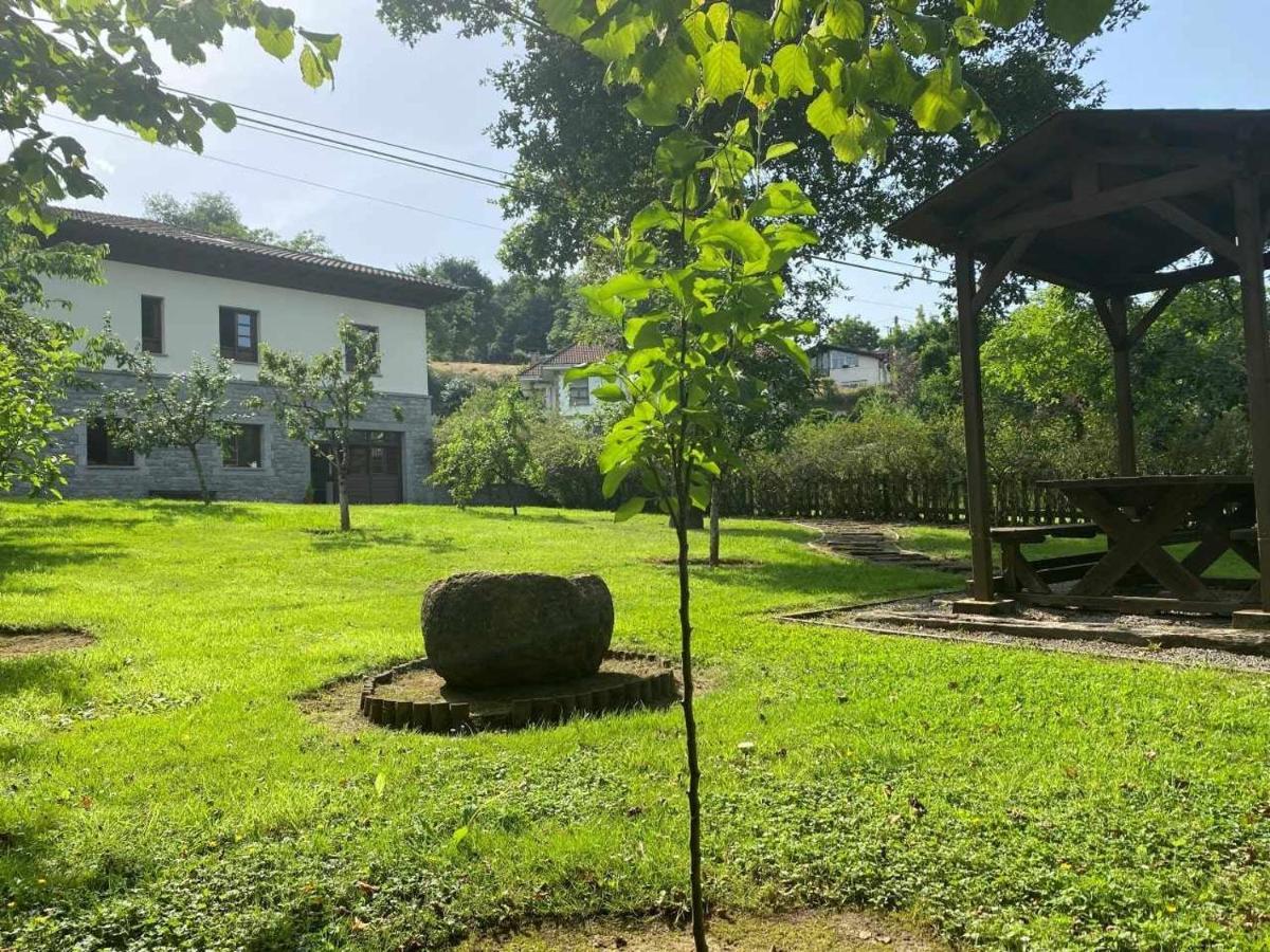 Casa De Los Carpinteros Arriondas Exterior photo